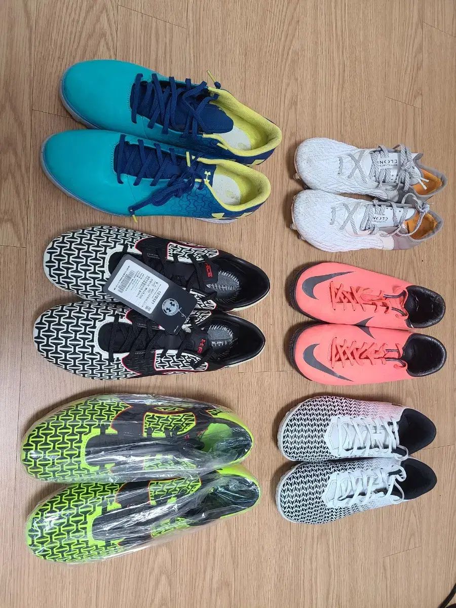 入手困難な各種サッカーシューズ、フットサルシューズ出品