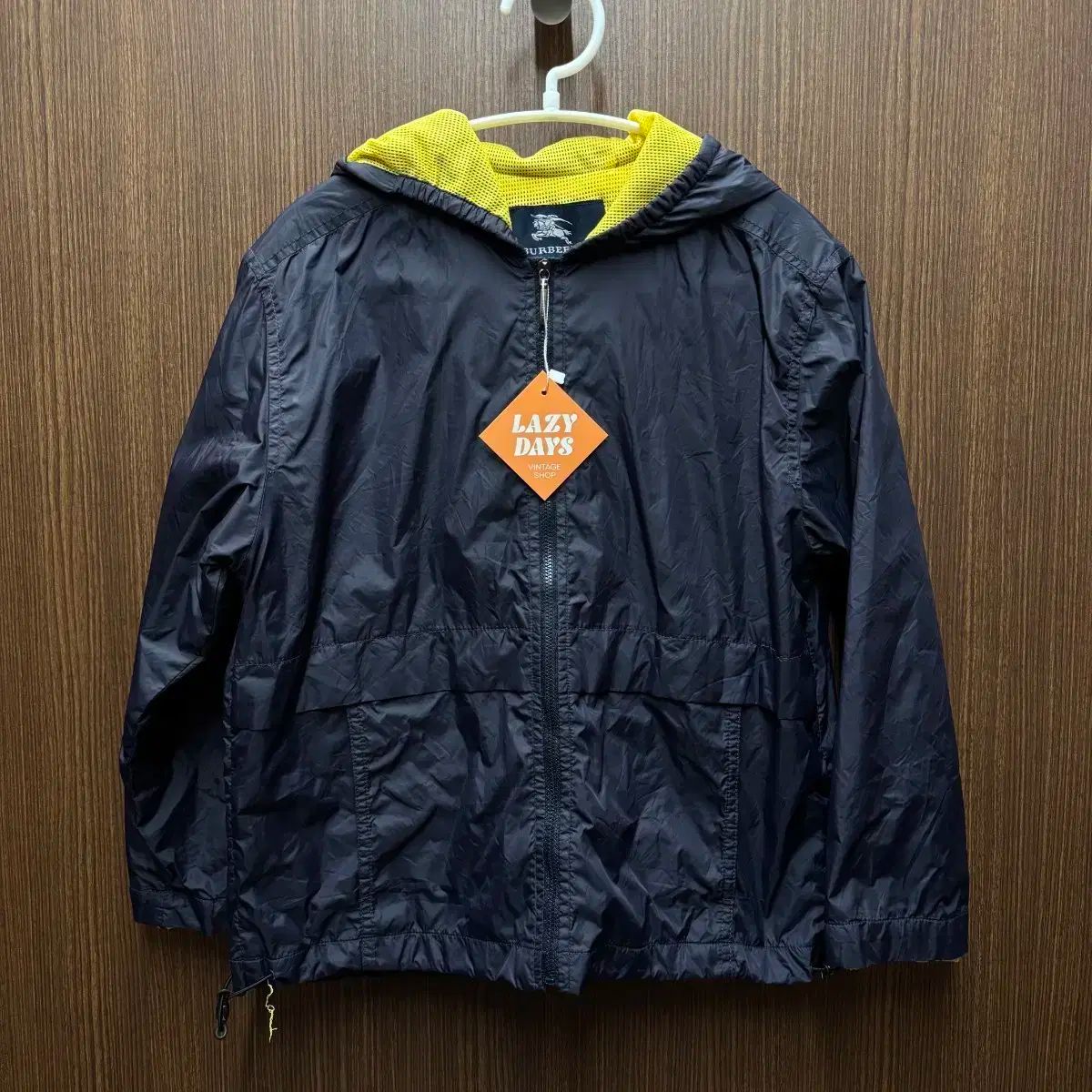 バーバリー ウィンドブレーカー アウター 8