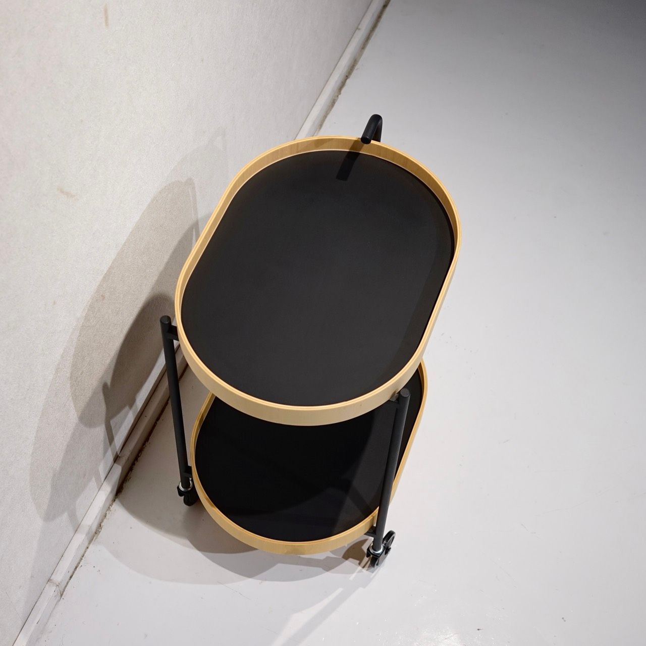 サイドテーブル