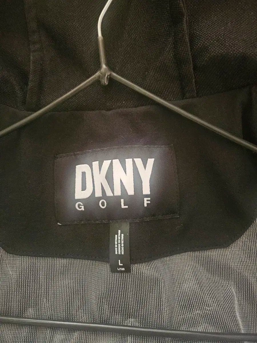DKNY GOLF
