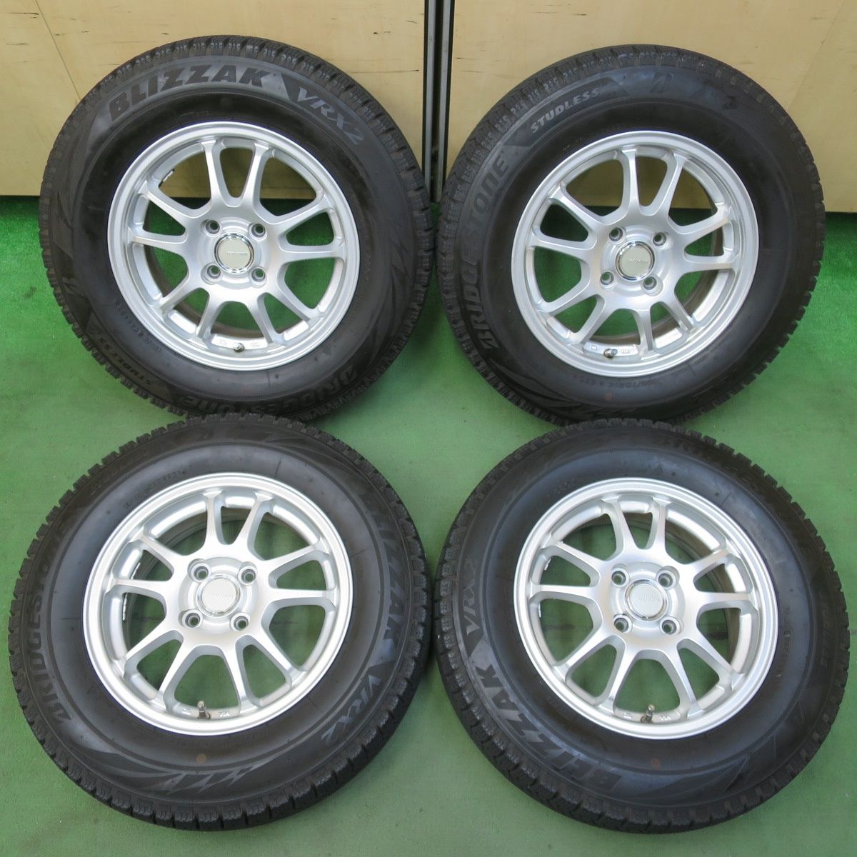 バリ溝 21年 キレイ 9 5分 スタッドレス 185 70 R 14 ブリヂストン ブリザック VRX 2 ECO FORME エコフォルム 14インチ PCD 100 4 H 5103111イス