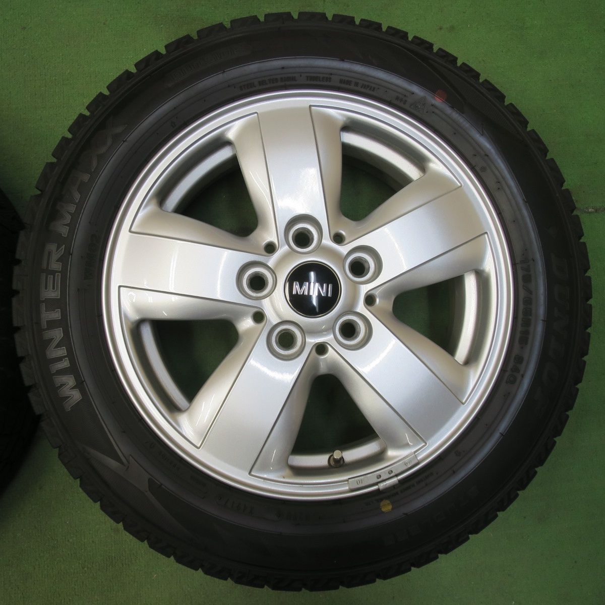  バリ溝 キレイ 9 5分 MINI F 55 56 ミニ クーパー 175 65 R 15 スタッドレス ダンロップ ウインターマックス WM 02 15インチ PCD 112 5 H 5103114イス 15インチ タイヤ ホイールセット