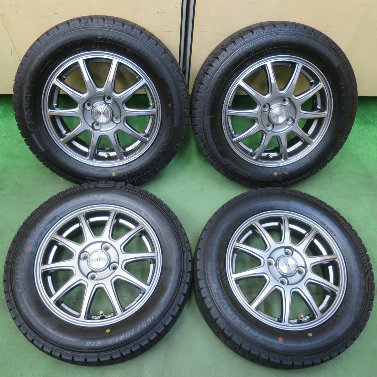 バリ溝 23年 キレイ 9分 LOXARNY SPORT 165 70 R 14 スタッドレス グッドイヤー アイスナビ7 14インチ ロクサーニ スポーツ ハスラー ソリオ 等 PCD 100 4 H 5103101イス