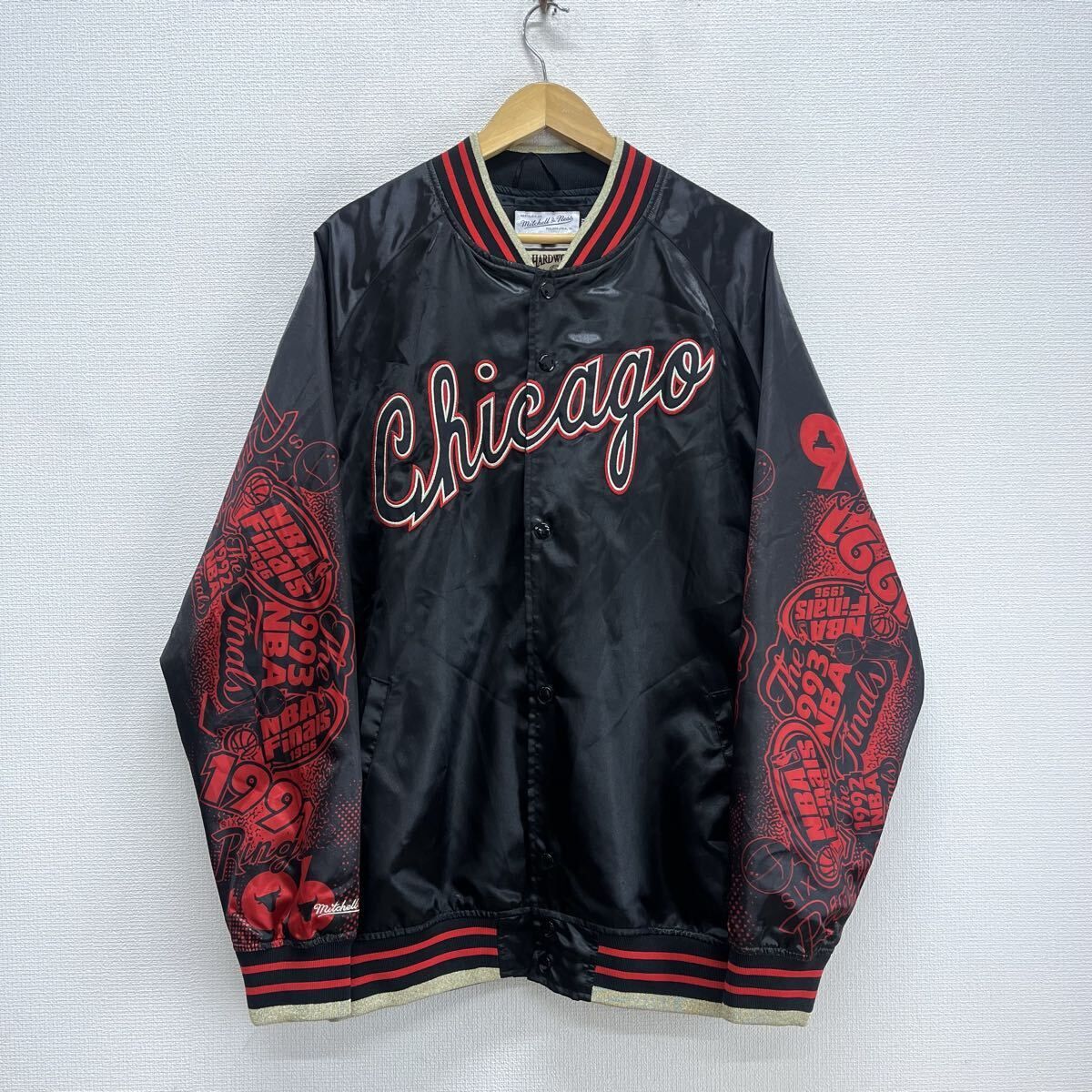 ミッチェルアンドネス　シカゴ・ブルズ スタジャン ブラック Mitchell&Ness ミッチェル＆ネス NBA Chicago Bulls シカゴ・ブルズ