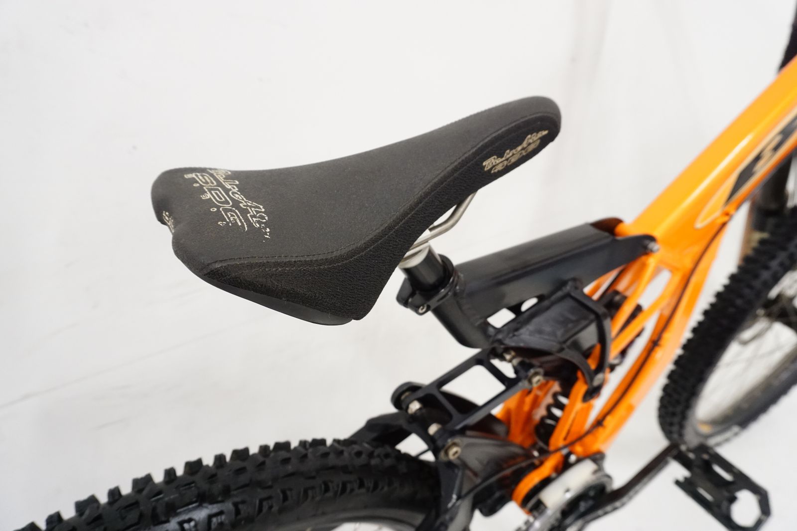 ビーワン DOWNHILL