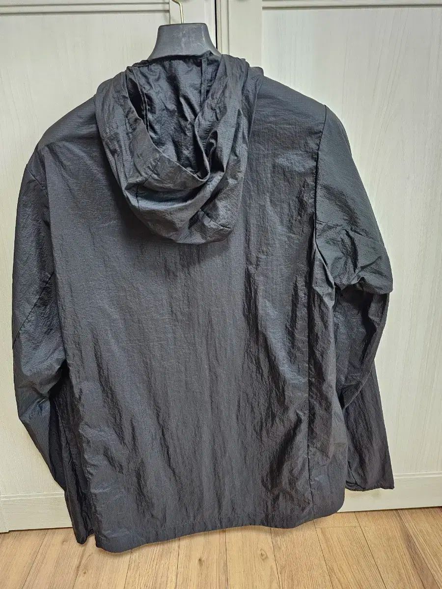 パタゴニア フーディーニ メンズM ブラック