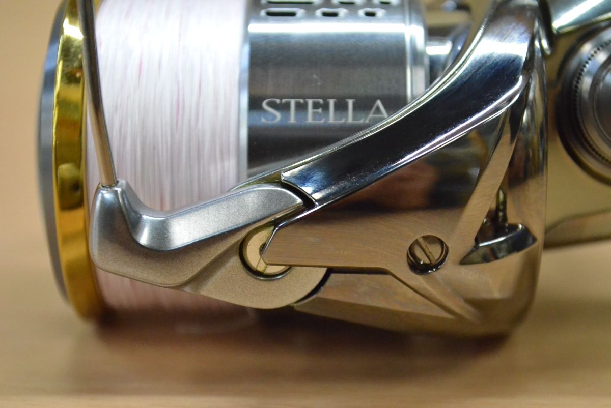 シマノ 18 ステラ C3000XG SOM ウッドノブ 付き スピニングリール SHIMANO STELLA シーバス エギング 釣り 等に