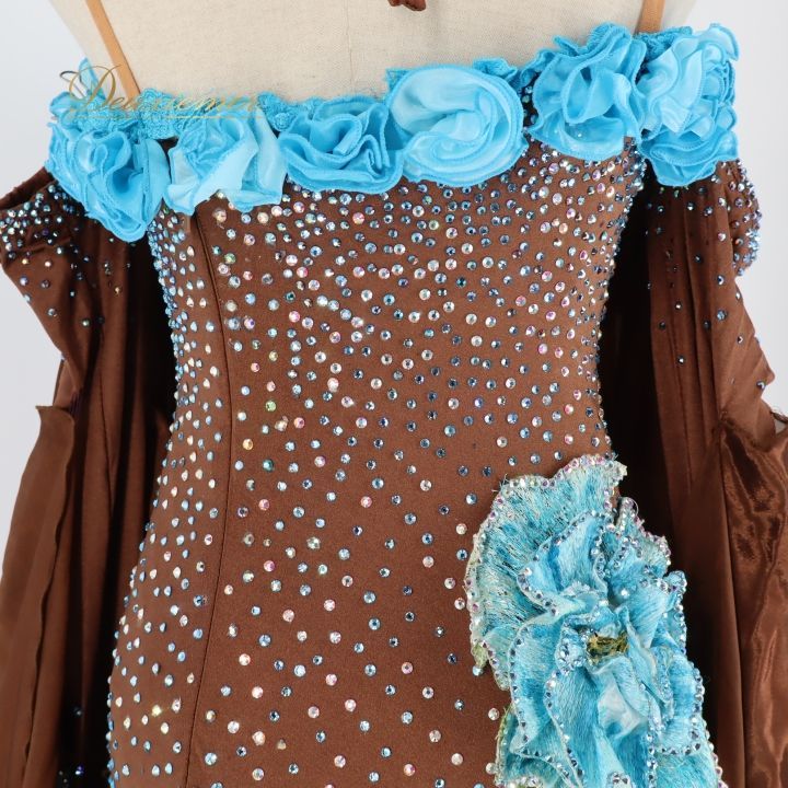 社交ダンス 衣装 クリスアン chrisanne スタンダードドレス スタンダード ドレス ワンピース 茶色 水色 フロート デモ 競技 ダンス パーティ 発表会 ブラウン系 ブルー系 花 フリル レース スカート 豪華 デザイン プリーツ 上品 競技用 衣装 LLC-HASEGAWATOSO_COM