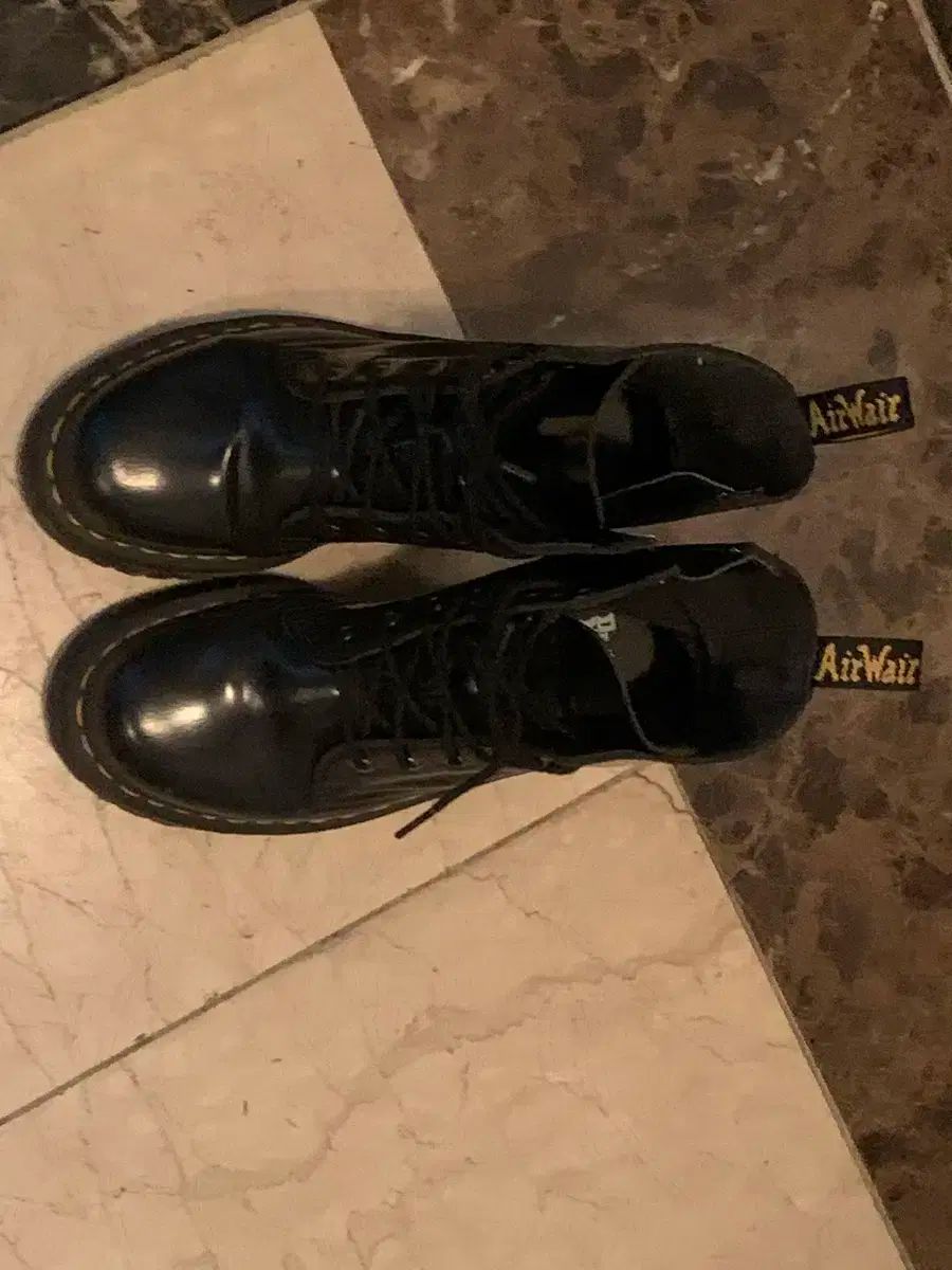 DR. MARTENS ジェイドン スムース 8ホール 240