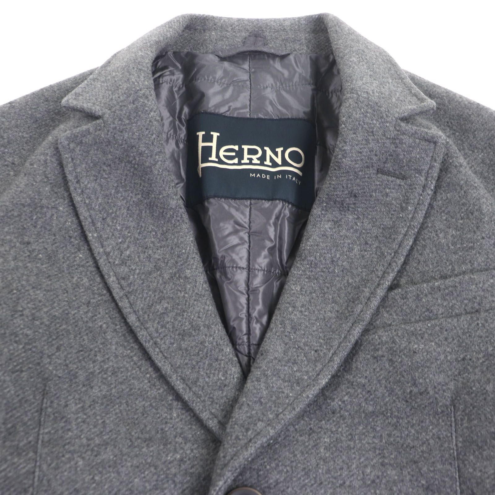 Herno ヘルノ 2018年製 CA0045U ウール80% ロゴ入りボタン プレート付き シングル チェスターコート グレー 44 イタリア製 正規品 メンズ