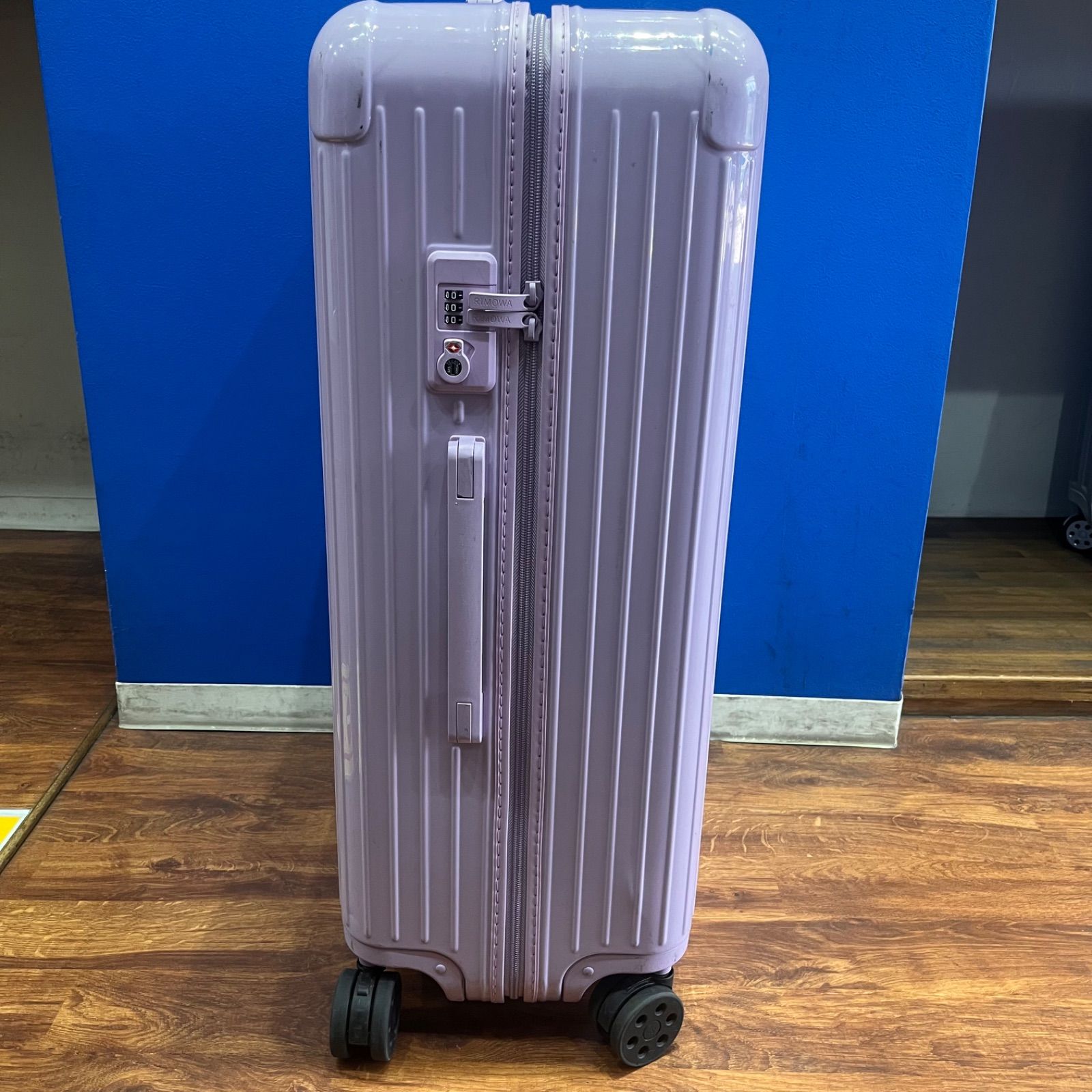 リモワ エッセンシャル