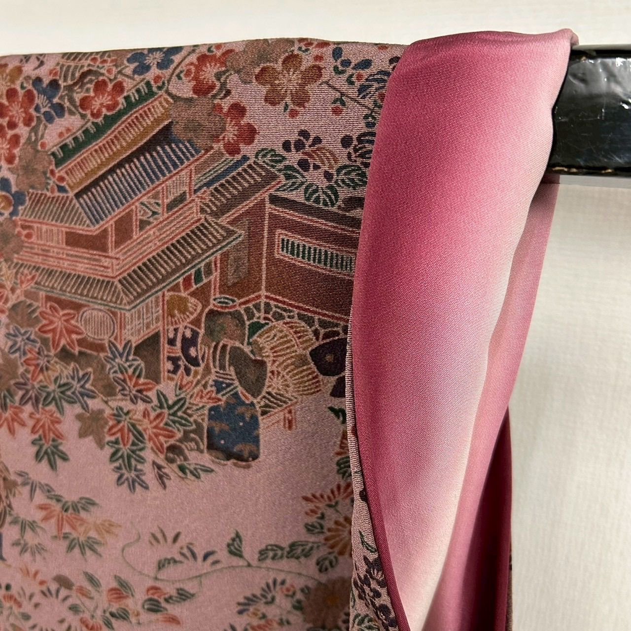 墨黒 麻の葉小紋 正絹着物 小紋 縞に麻の葉模様 裄66 素敵なデザイン 正絹 着物 MK-266 作家物