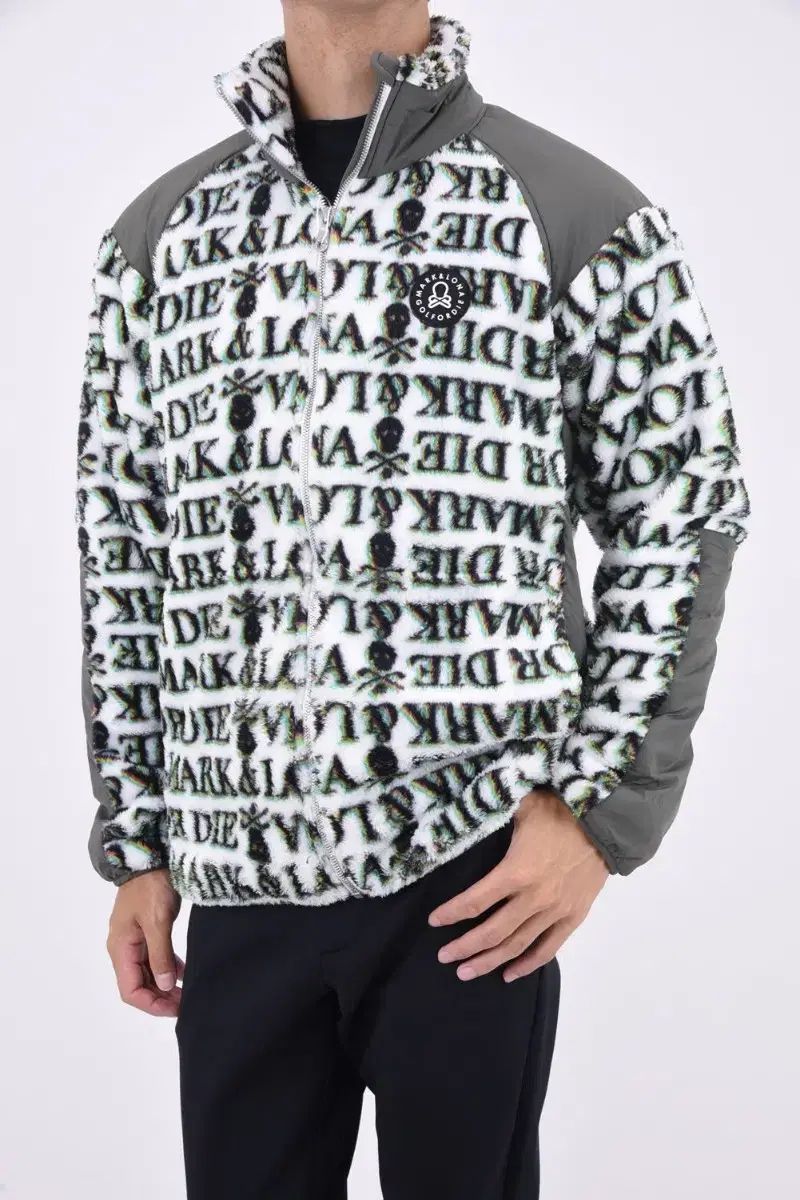 MARK - LONA マークアンドロナ メンズ ロゴ AOP フリース ジップアップ ジャケット