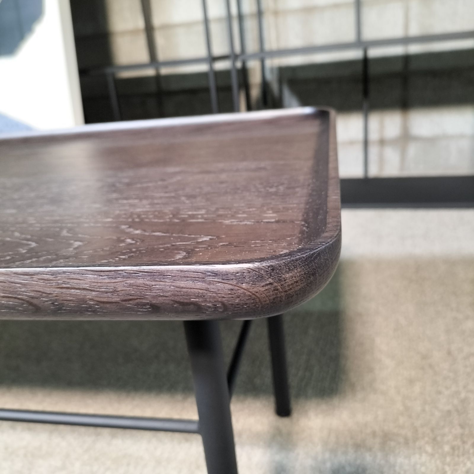 サイドテーブル MARUICHI スチール脚 モデルルーム展示品 2510 MARWIL-DEMENAGEMENTS_CH