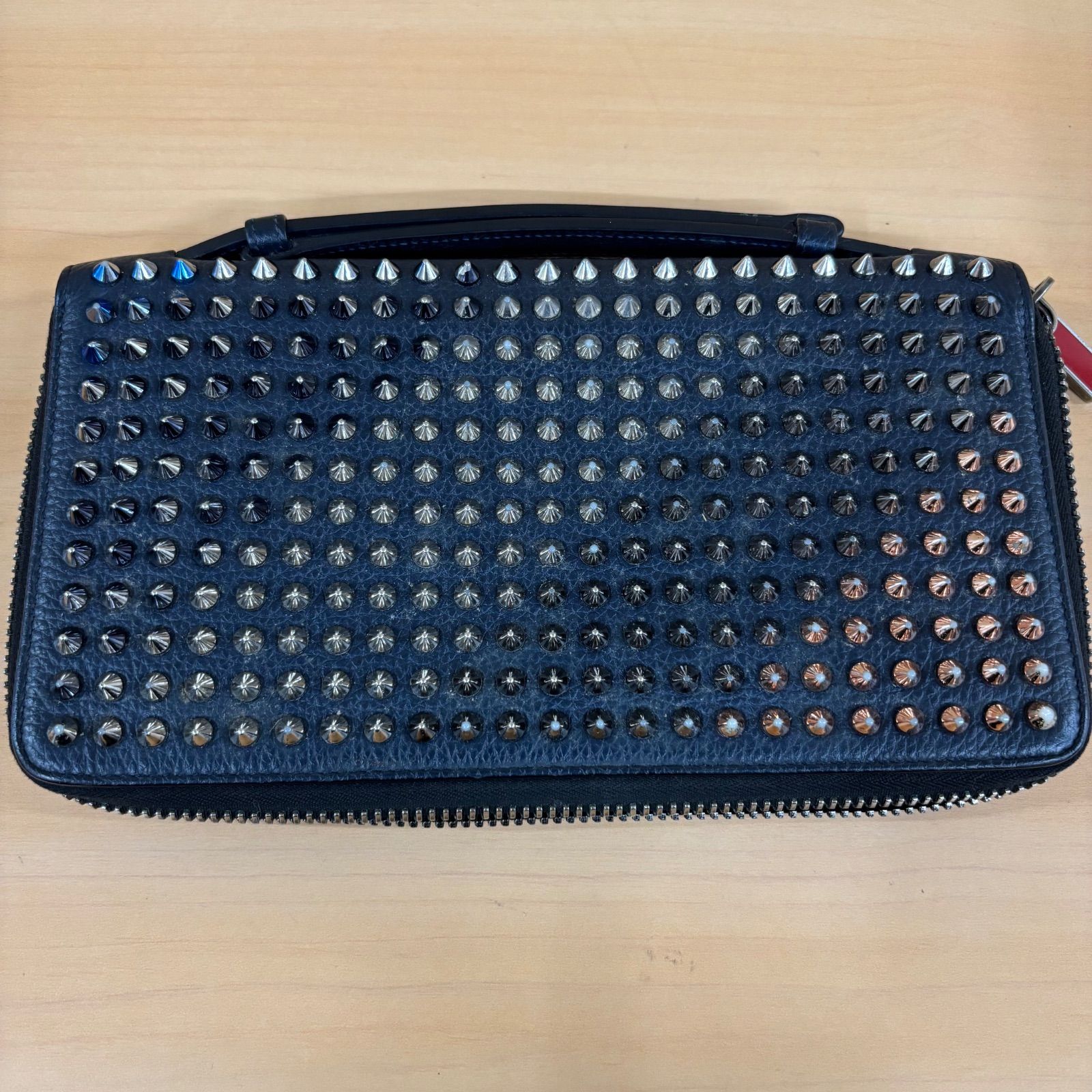 ✨新品同様✨クリスチャン ルブタン　オーガナイザー　スタッズ　箱保存袋付き ◎ Christian Louboutin クリスチャンルブタン スタッズ 長財布 箱