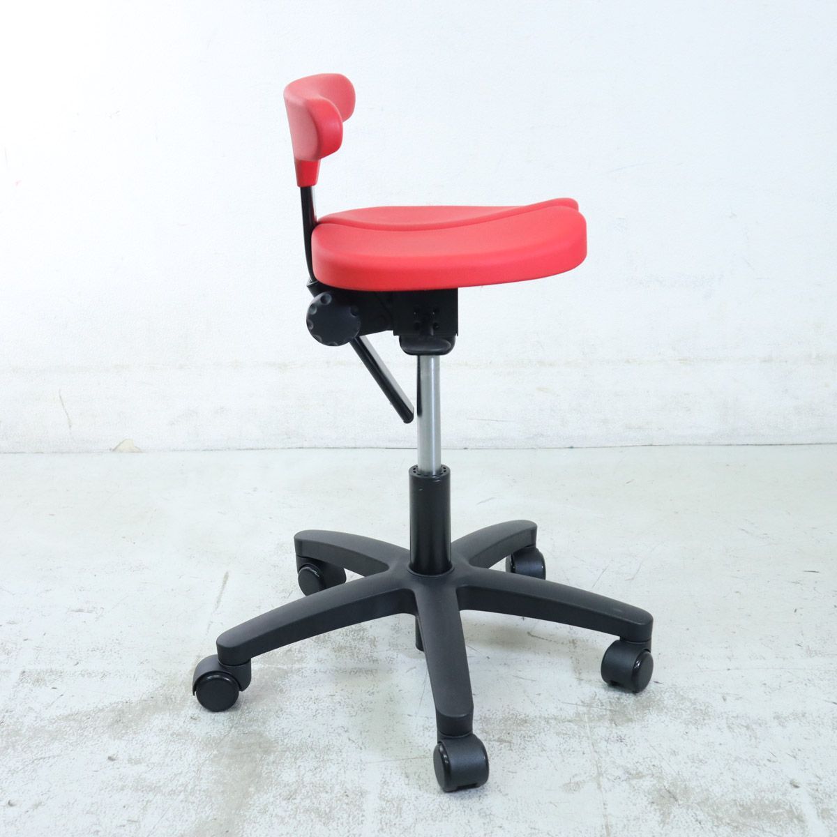 ayur-chair アーユルチェア オクトパス No.1ベストセラー 赤 キャスター5輪 姿勢サポートチェア オフィスチェア 学習椅子 腰痛対策 姿勢改善 集中力向上 カラダへの負担軽減 297h23 MARWIL-DEMENAGEMENTS_CH