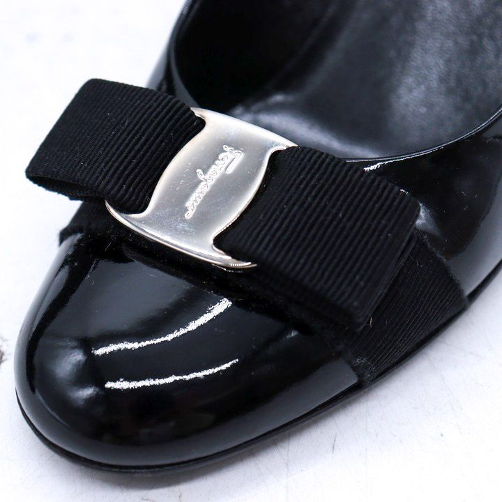 フェラガモ パンプス ヴァラ リボン ハイヒール ブランド シューズ 靴 イタリア製 黒 レディース Fサイズ ブラック FERRAGAMO
