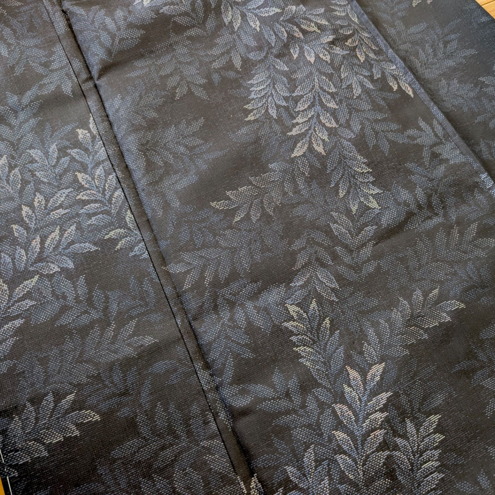 未使用品 逸品 お洒落 都喜ヱ門 ブランド 正絹 本場大島紬 7マルキ