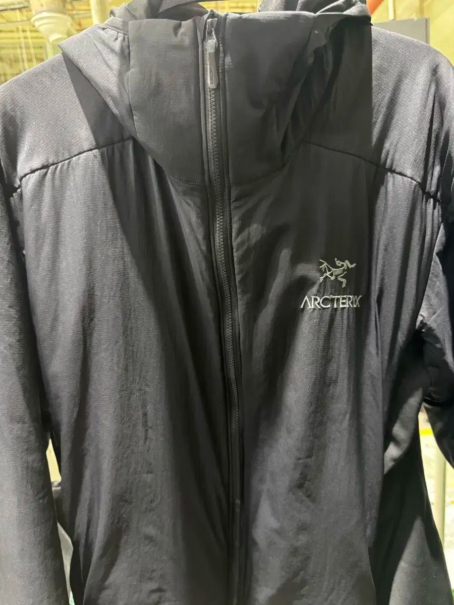 ARC TERYX アークテリクス Atom アトム LT フーディー ブラック M
