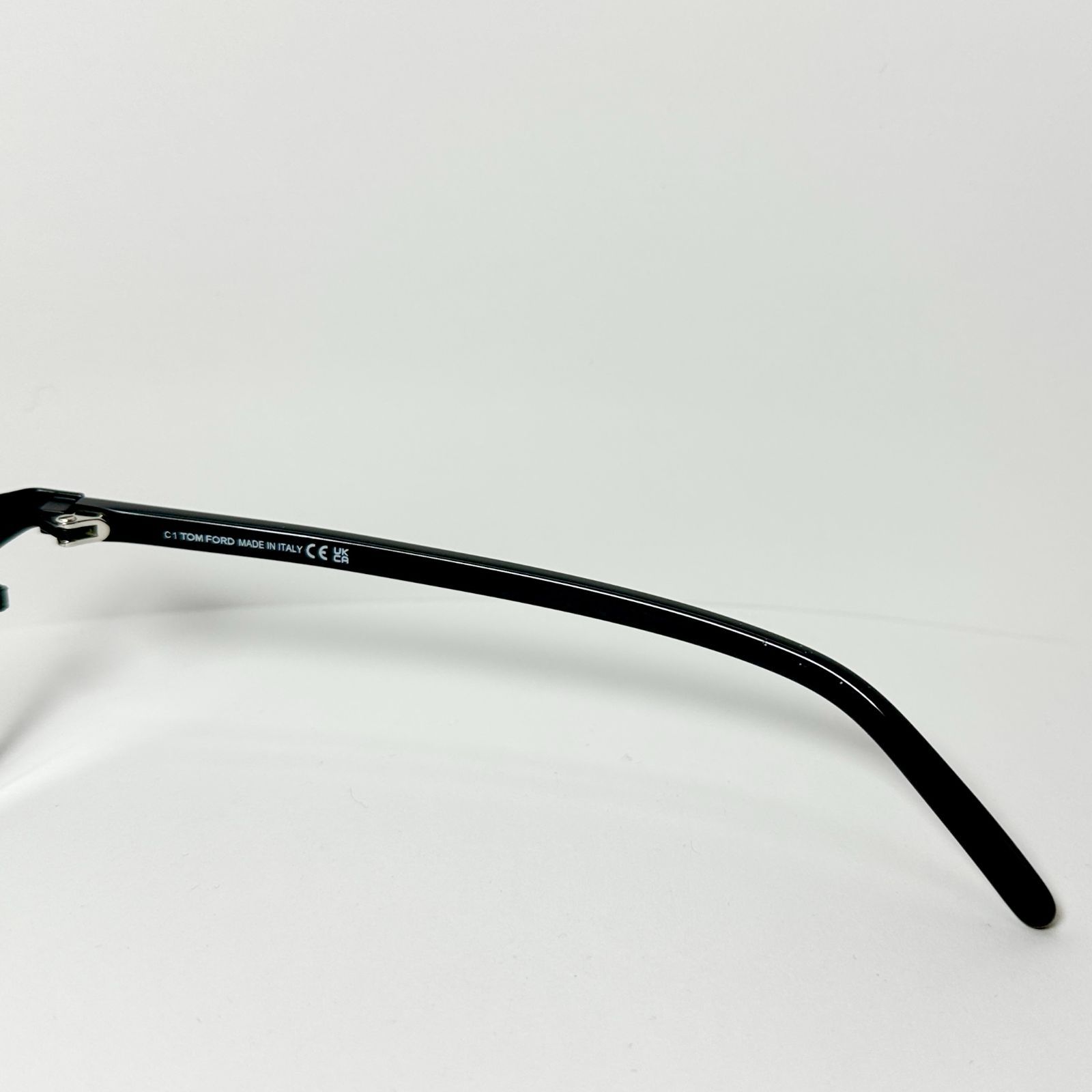 純正新品 イタリア製 TOM FORD TF5863 002 純正ケース・クロス付き 