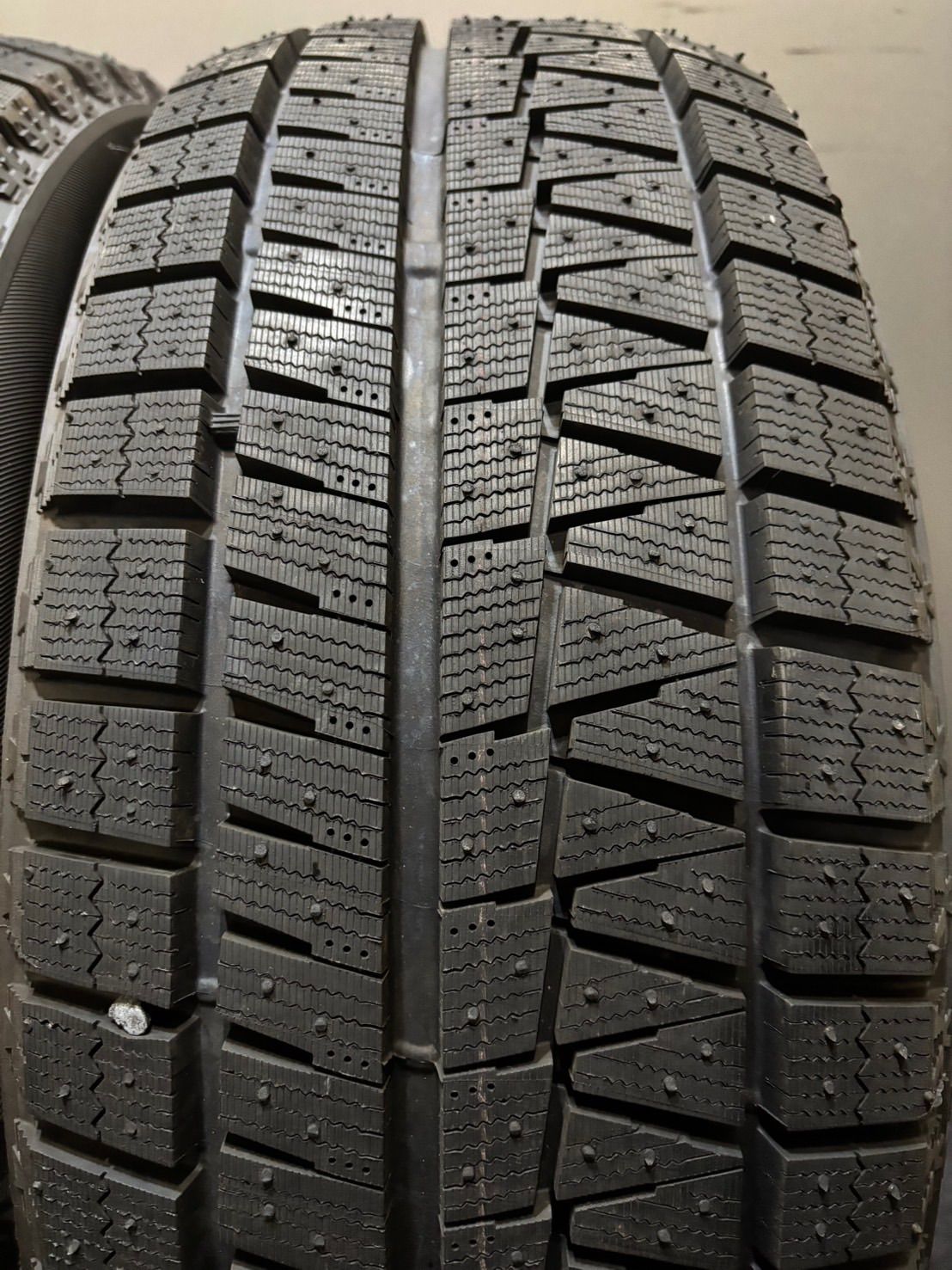 215 45 R 17 23年製 スタッドレス 4本 ブリヂストン プリウス カローラ インプレッサ 3 K 547