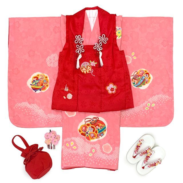 七五三 着物 3歳 正絹 フルセット 女の子 友禅 絵羽柄の着物 被布セット 赤ｘピンク 鞠と鈴 OK3K2384-i905set WWW_OPDRERGINERDOGAN_COM