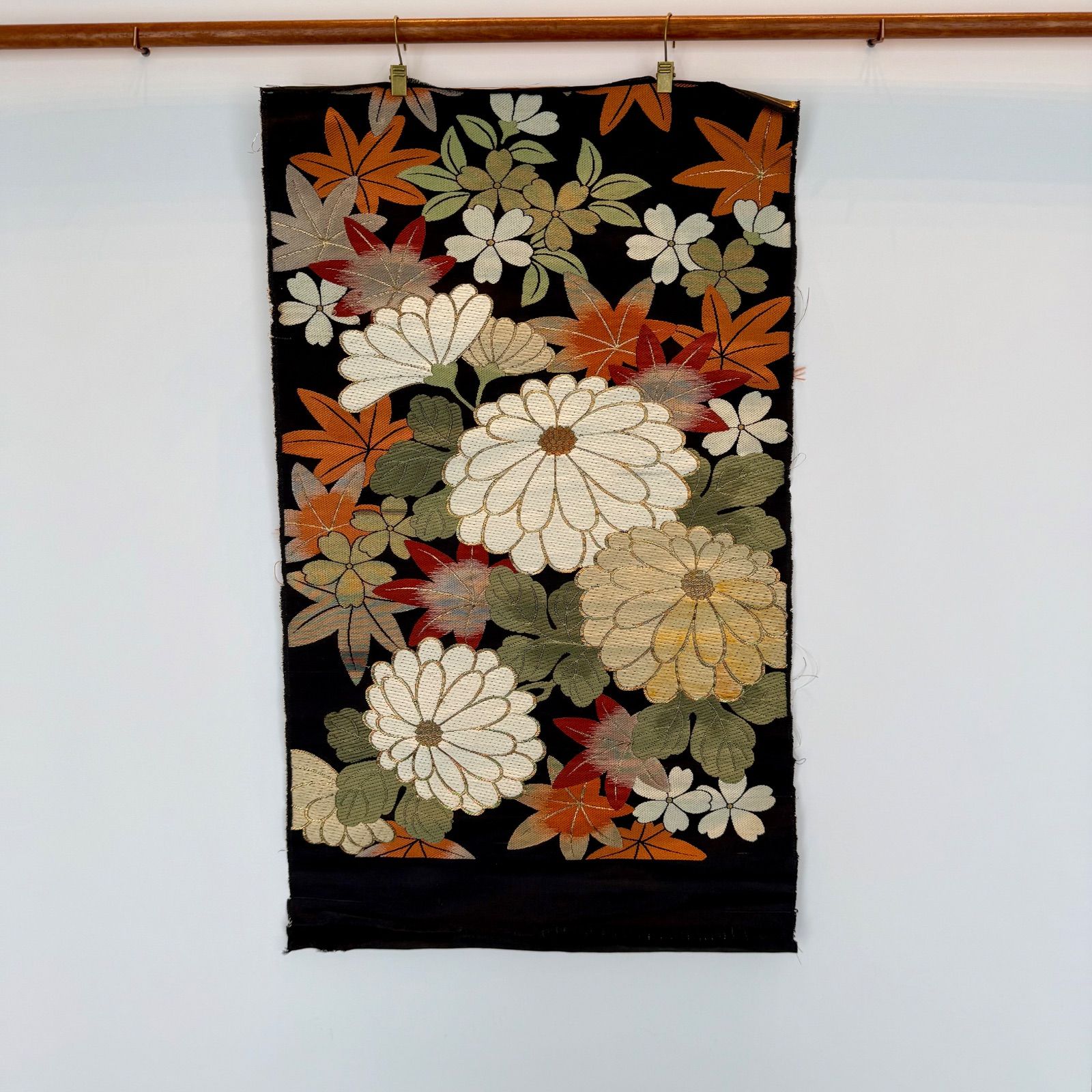 京都の帯屋 正絹帯生地 アート デザイナーズ帯地 菊と紅葉 黒 日本伝統 