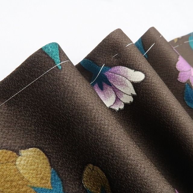 ❁tomihisa❁ 着物 正絹 仕付け糸付 渋みと可憐さの美しき調和 小紋 7104