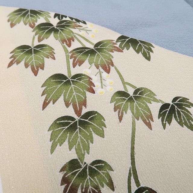 専用です★逸品　クリーニング済み　手描き友禅　正絹綸子に糸巻き、花丸文 専用です☆逸品 クリーニング済み 手描き友禅 正絹綸子に糸巻き、花丸文