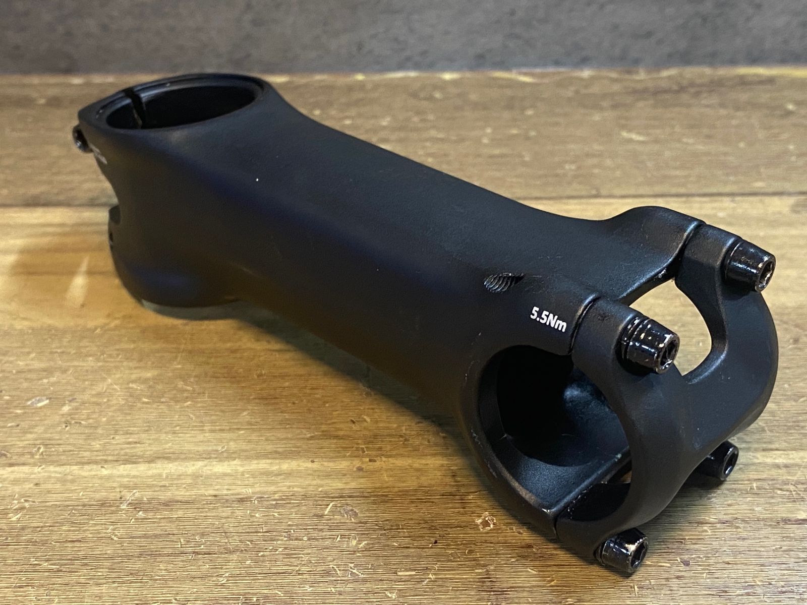 こんにちは、私はPayal Kapadiaです。 r/indiaでAMAの時間だよ！私の映画「All We Imagine as  Light」について、学生映画作家から最初の長編物語を完成させるまでの道のり、そしてChhaya Kadam、Kani Kusruti、Divya  Prabhaのような才能ある俳優たちとの素晴らしい経験 ..., image size:1600x1200