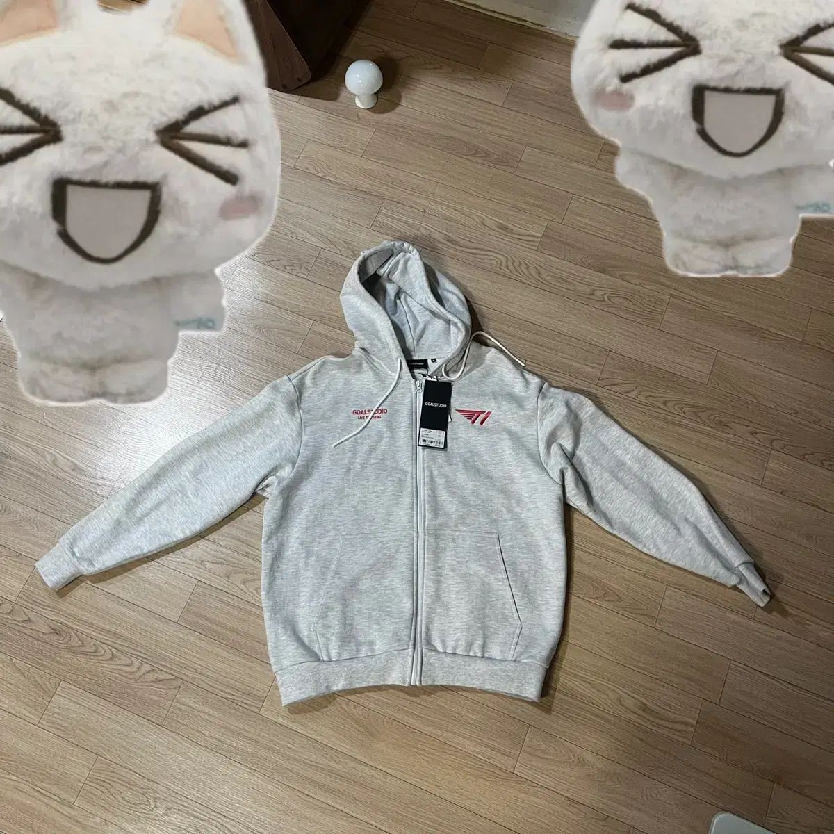 T 1 will to win フードジップアップ