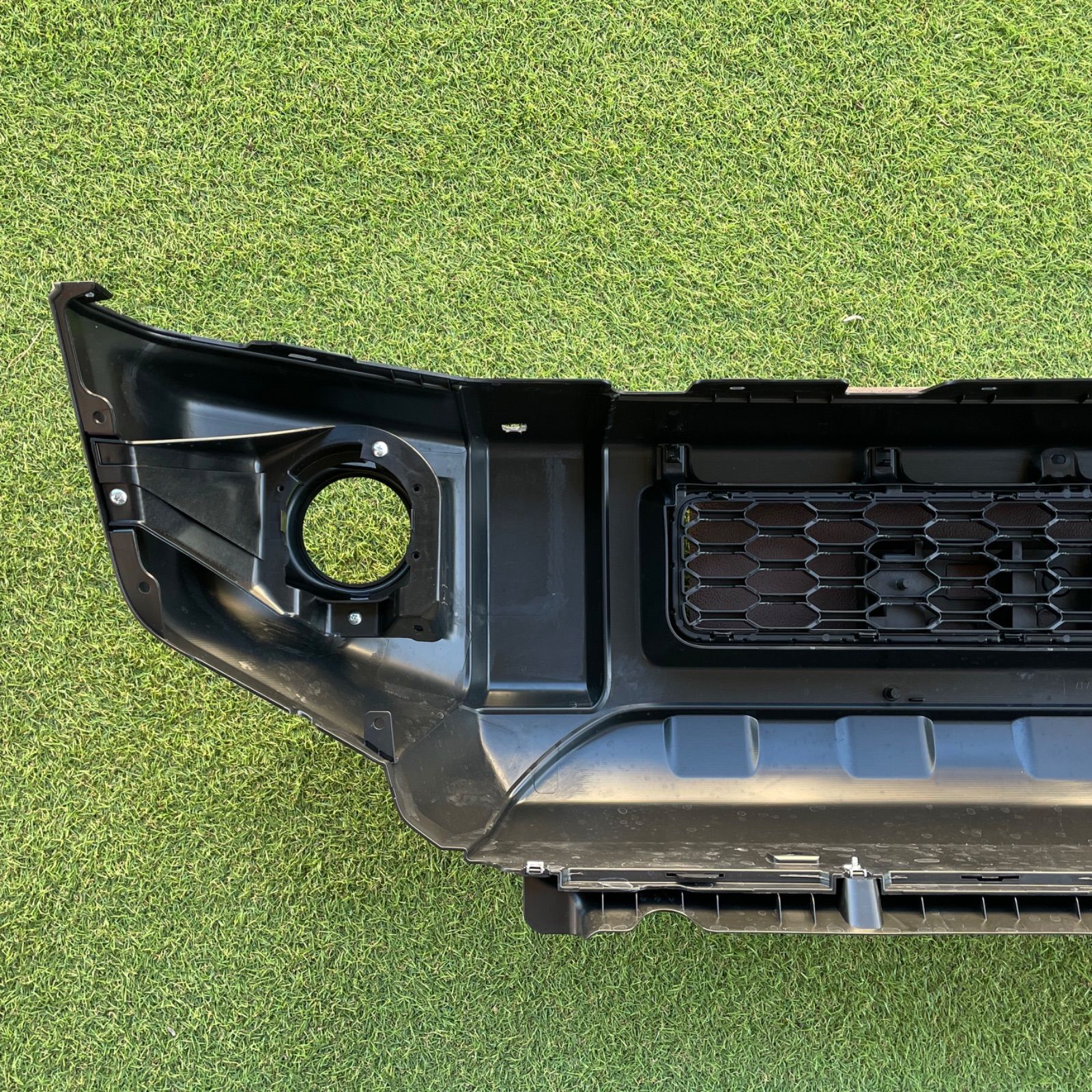 ジムニー　純正バンパー　セット　新車外し　JB64 ジムニー純正バンパーセット新車外しJB64