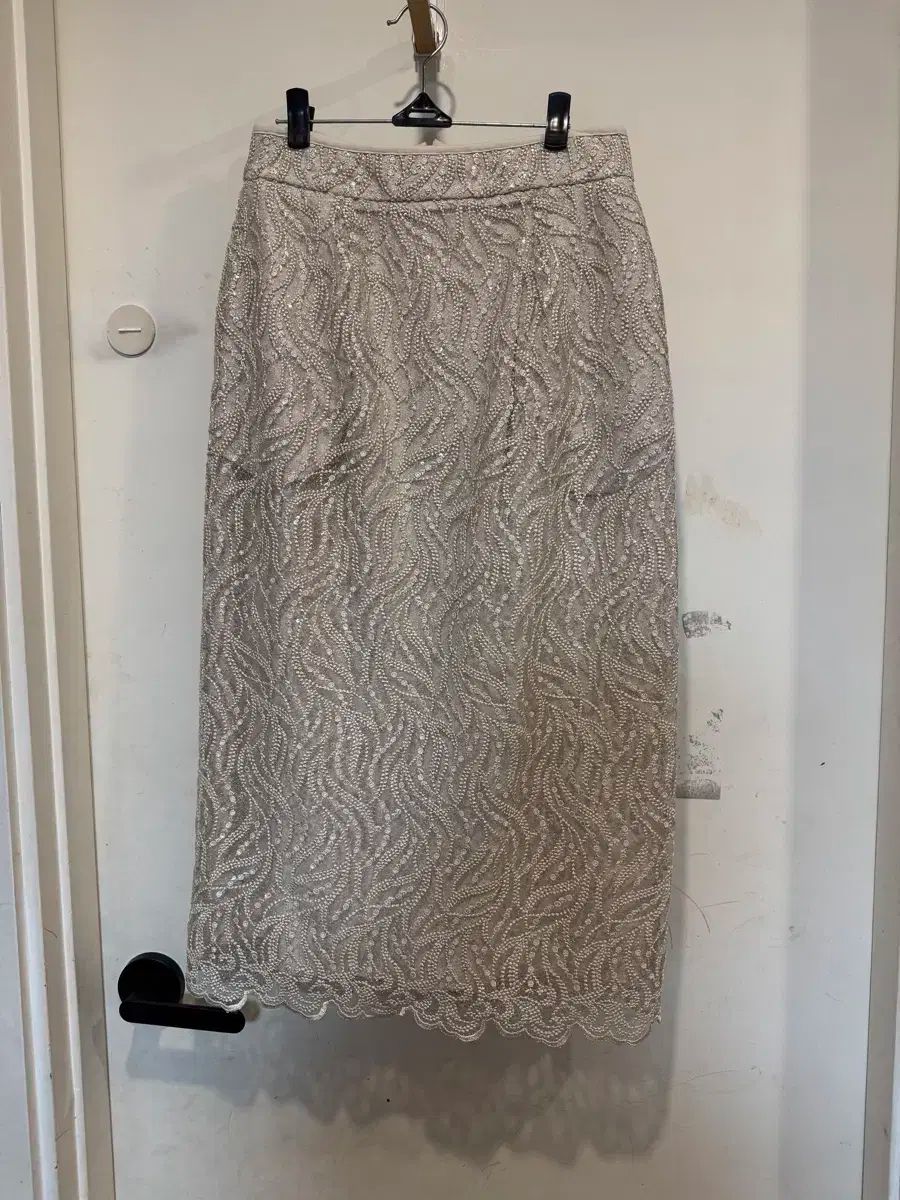 バイシーニ刺繍スパンコールスカート