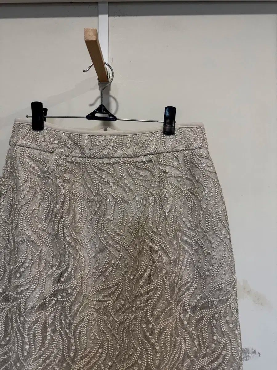 バイシーニ刺繍スパンコールスカート