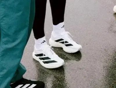 アディダス アディゼロ エボ SL 275 白 ランニングシューズ