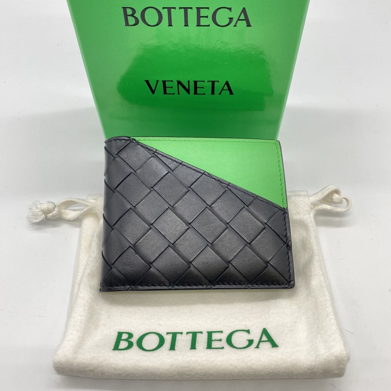 BOTTEGA VENETA ボッテガ ヴェネタ 619390 二つ折り財布 レザー ブラック グリーン イントレチャート メンズ レディース ファッション