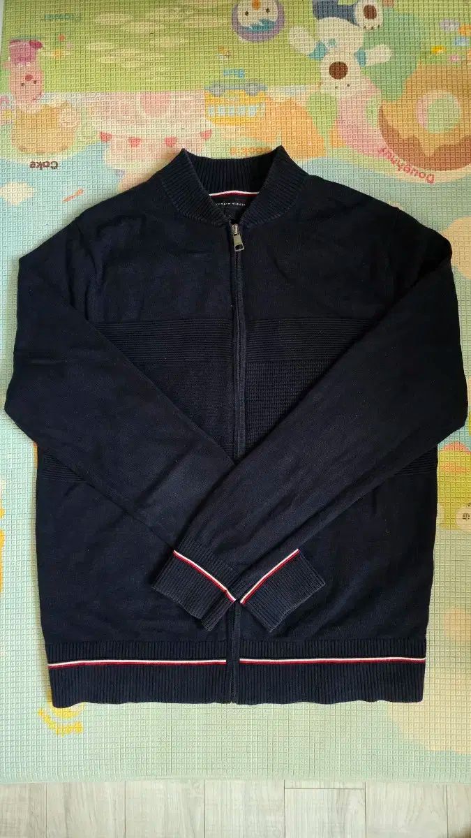 トミーヒルフィガー ジップアップニット