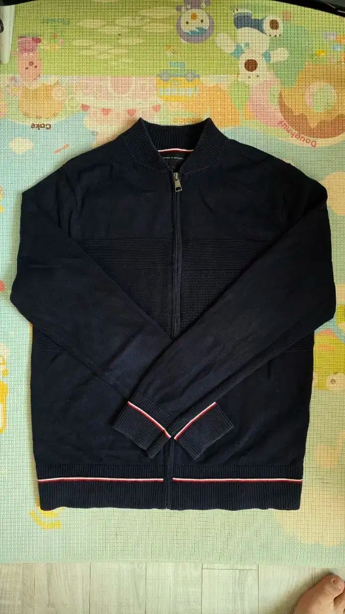 トミーヒルフィガー ジップアップニット