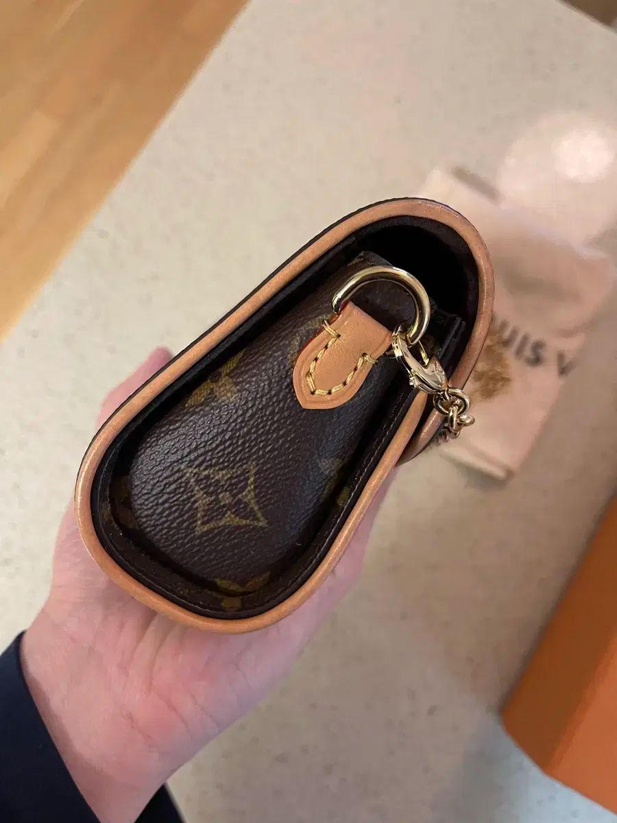 カミュ 売ります