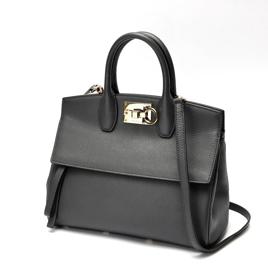 フェラガモ FERRAGAMO スタジオバッグ スモール 21H159 カタオシ レザー グレー 商品番号 S-159384