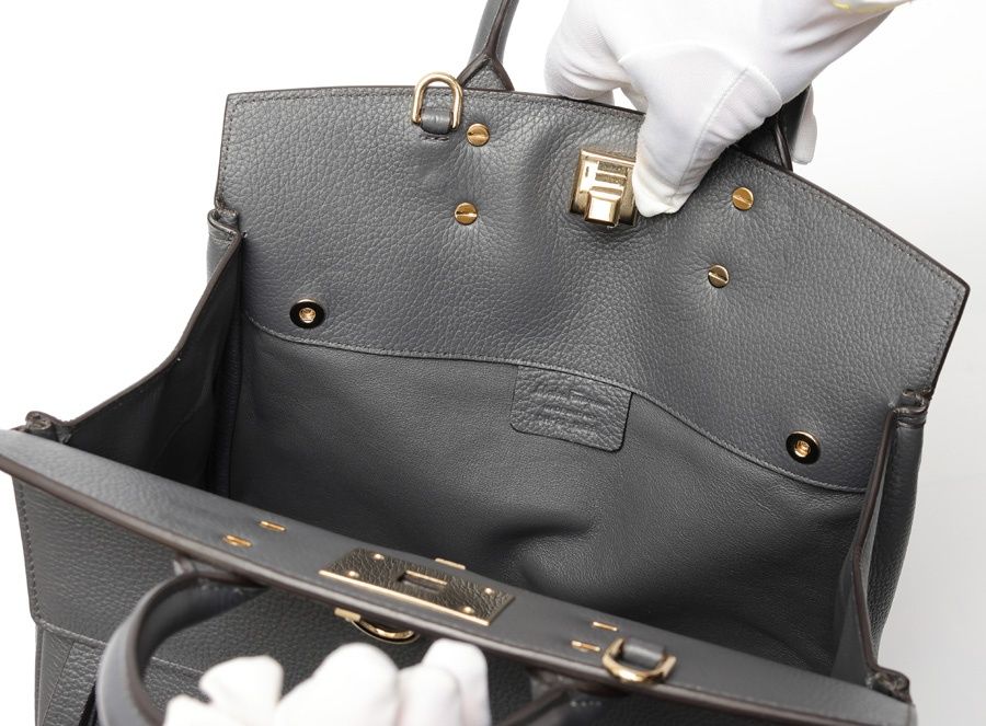 フェラガモ | FERRAGAMO スタジオバッグ スモール 21H159 カタオシ レザー グレー 商品番号 S-159384 DECORATOM_COM_BR