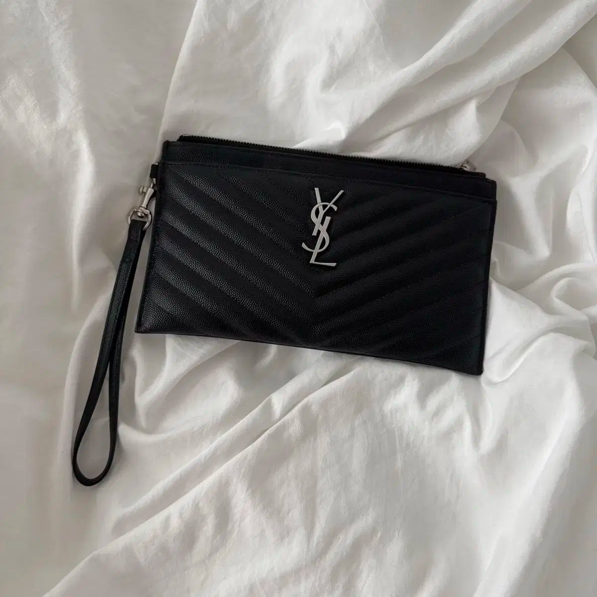 イヴ サンローラン ビルポーチ large シルバー