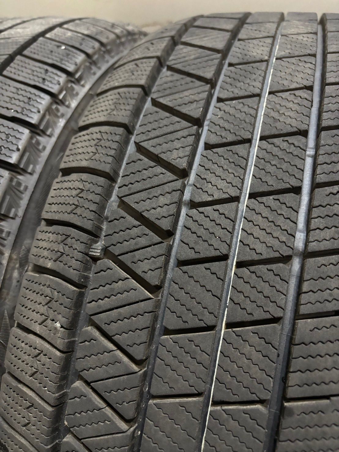  245 45 R 17 VRX 3 23年製 スタッドレス 4本 ブリヂストン ブリザック ベンツ Eクラス アウディ A 4 TT 南3 K 558 17インチ スタッドレス