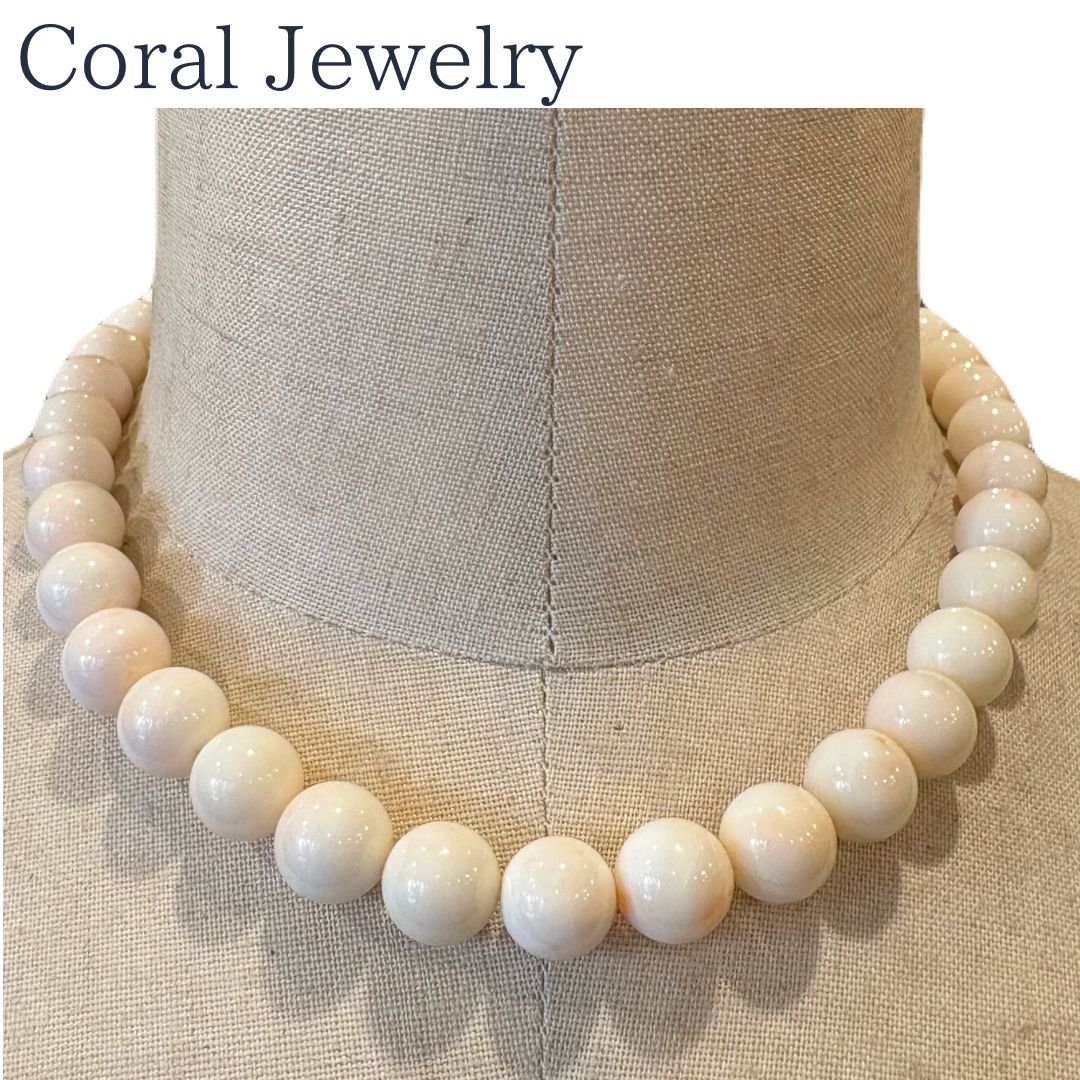 上品な艶めき 天然白珊瑚12mm珠ネックレス