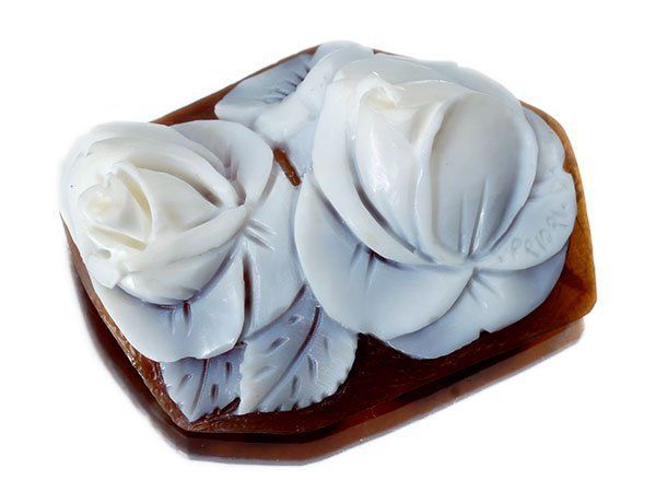 ジュエリー プリオリ作 立体的な花の彫刻 シェルカメオルース 36.9ｍｍ×27.0ｍｍ a2833o 送料無料