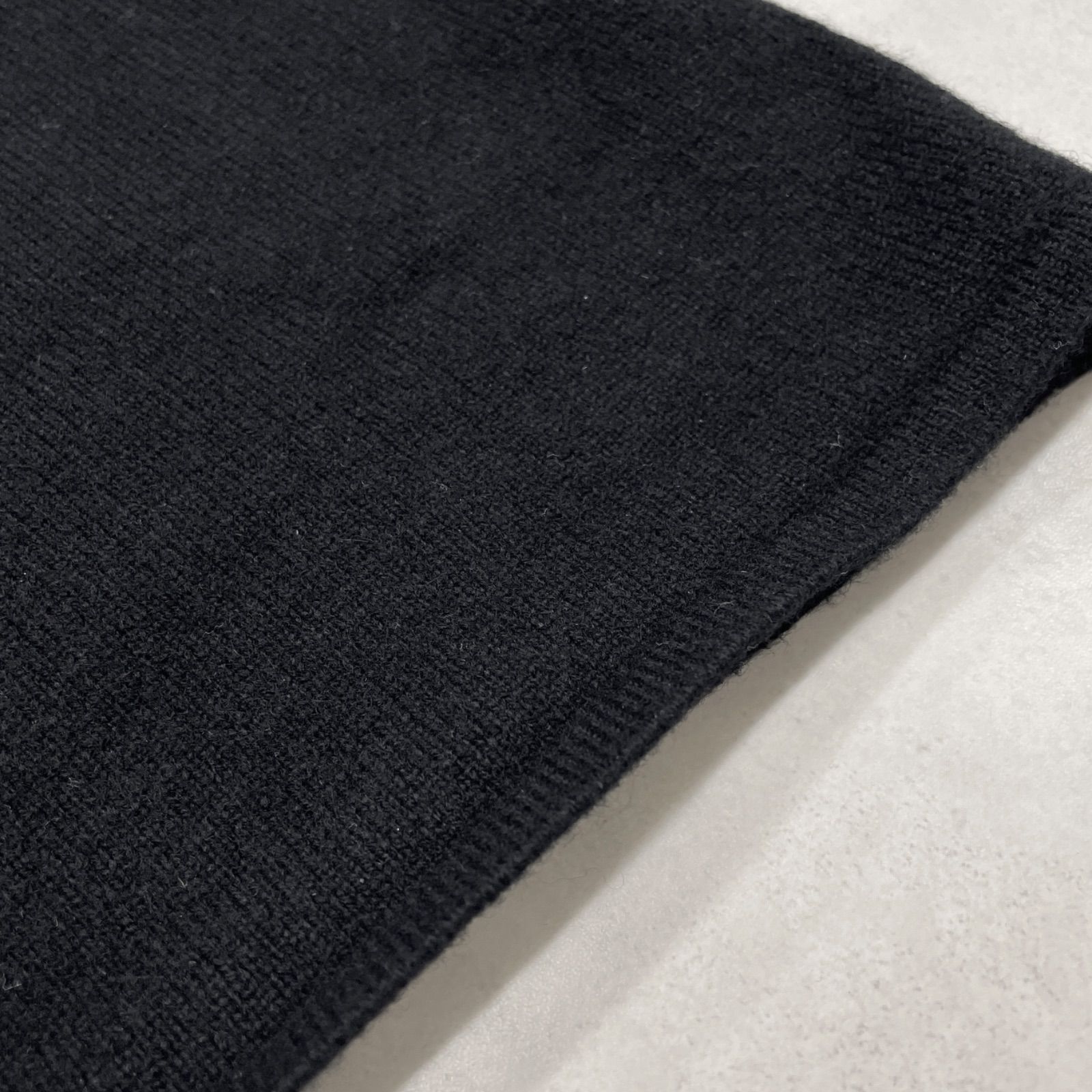 自然な HERMES エルメス ニットベスト トップス ノースリーブ カシミヤ ブラック スコットランド製 レディース ME 安い！かわいい！