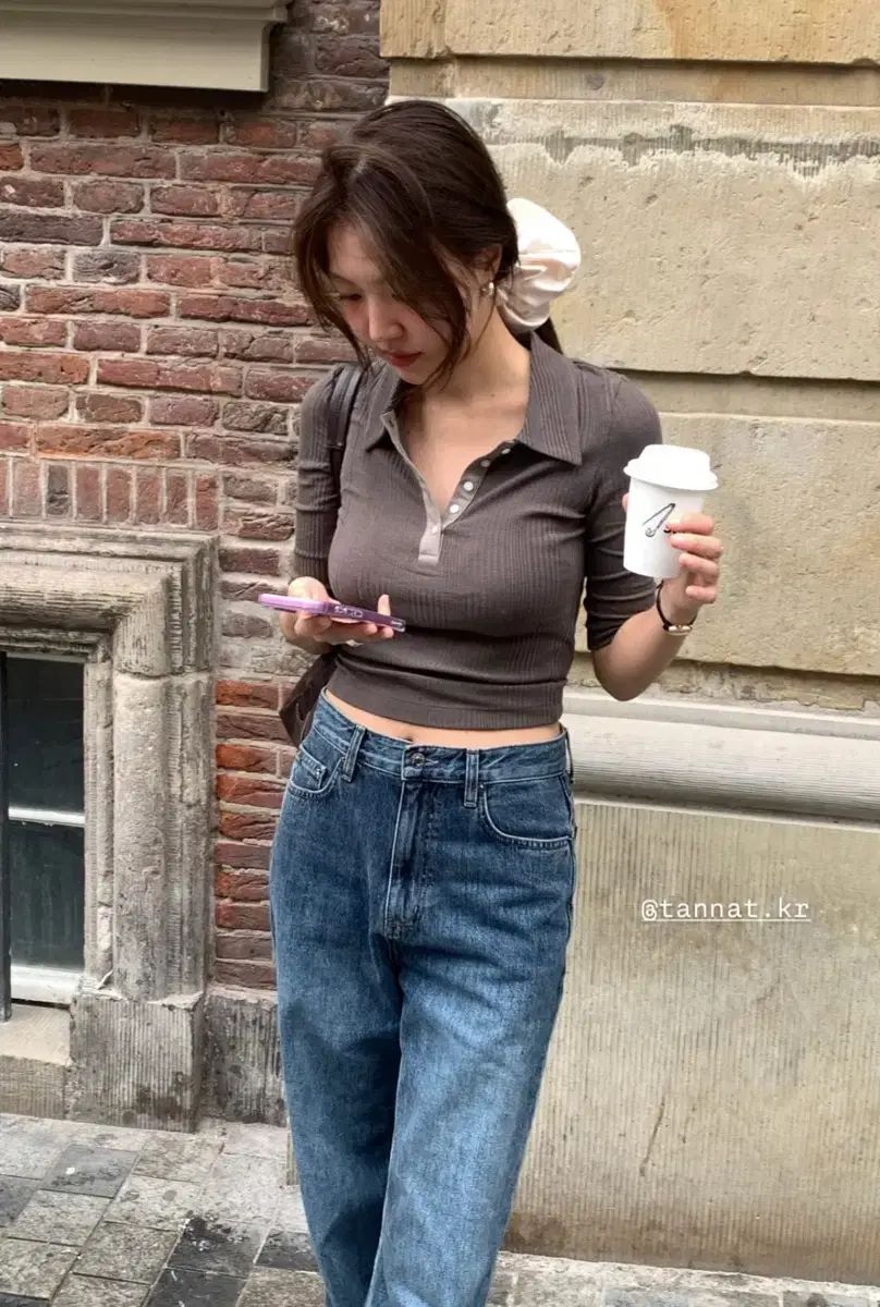 TANNAT リブ カラ Tシャツ ブラウン