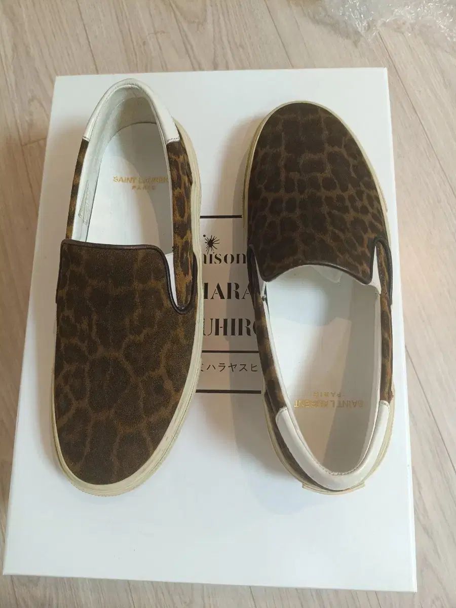 イヴ サンローラン