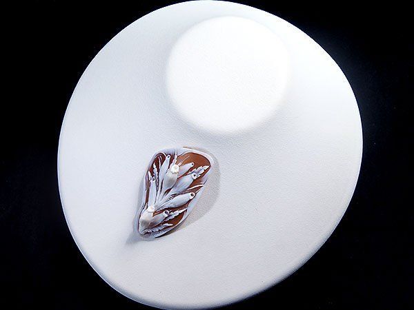 ジュエリー 作家品 サイン刻印有 立体的お花の彫刻 シェルカメオルース 61.4ｍｍ×33.7ｍｍ a2836o 送料無料 FORTGASGNV_COM_BR