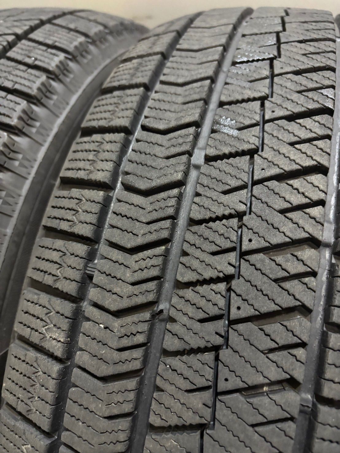  205 60 R 16 VRX 2 21年製 スタッドレス 4本 ブリヂストン ブリザック ノア ヴォクシー ステップワゴン 3 K 559 16インチ スタッドレス